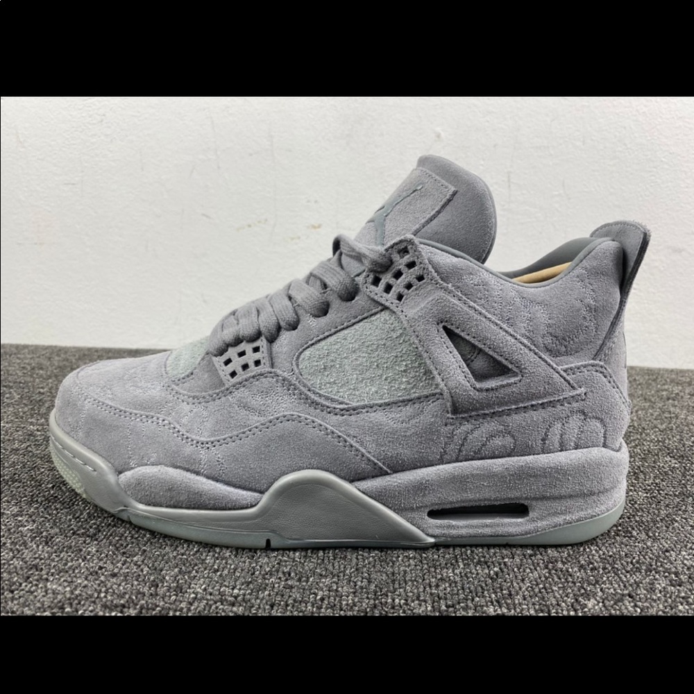 Jordan 4 Kaws